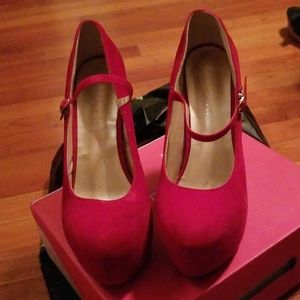 GUC Red heeled pumps ladies size 9